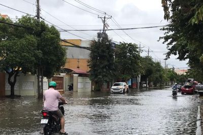 Đoạn đường trung tâm đô thị chưa có hệ thống thoát nước