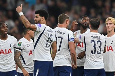 Tottenham vùi dập Charlton 5-1 tại vòng 2 Cúp Liên đoàn: Màn chào sân rực sáng của Savinho