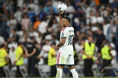 Kylian Mbappe lập hat-trick xuất sắc giúp Real Madrid đè bẹp Real Sociedad với tỷ số 4-1