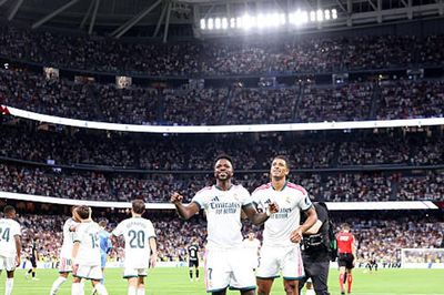 Real Madrid thắng tưng bừng Sociedad 4-1: Cú hat-trick của Mbappe và dấu ấn Jose Mourinho