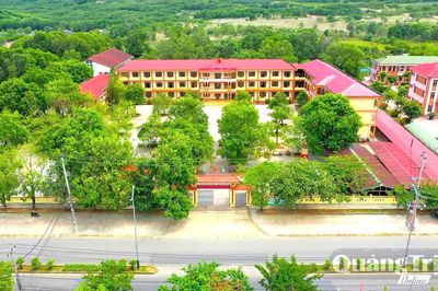 Nửa thế kỷ thắp sáng tri thức