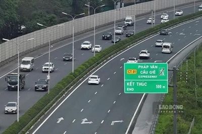 CSGT lý giải tình huống xe chen ngang làm mất khoảng cách an toàn trên cao tốc