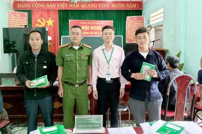Sơn Vĩ hỗ trợ vốn vay cho người chấp hành xong án phạt tù