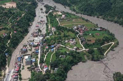 Lũ quét Nepal - Tây Tạng: Từng giờ chờ tin người mất tích