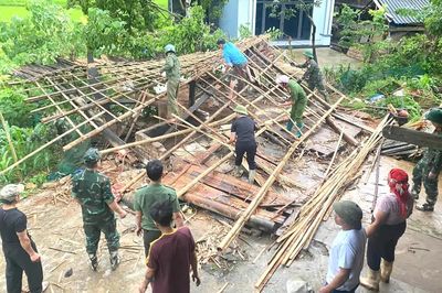 Lào Cai: Dông lốc, mưa lũ làm 147 nhà dân hư hỏng, hai người bị thương