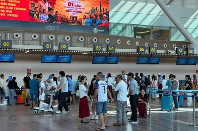 Sân bay Tân Sơn Nhất dự kiến đón 135.000 khách/ngày dịp Quốc khánh 2/9