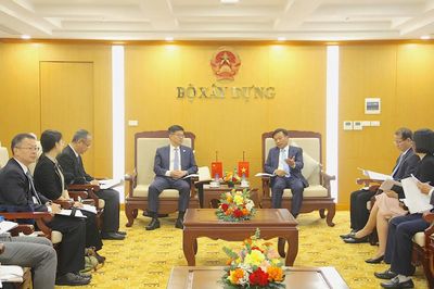 Đẩy nhanh thu xếp vốn cho tuyến đường sắt Lào Cai - Hà Nội - Hải Phòng