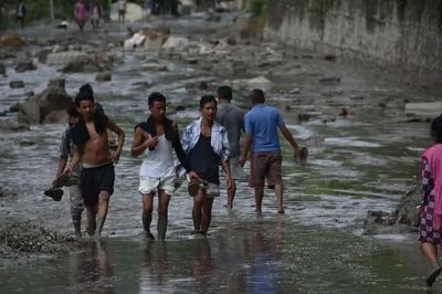 Lũ quét tại Nepal - Tây Tạng: Thương vong không ngừng tăng