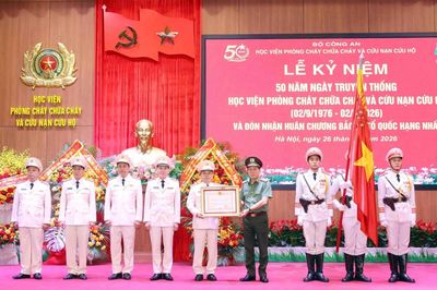 Học viện PCCC&CNCH đón nhận Huân chương Bảo vệ Tổ quốc hạng Nhất