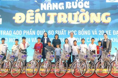 Hội Khuyến học Lâm Đồng phối hợp trao 414 triệu học bổng, quà tiếp sức học sinh đến trường