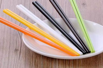 Nhìn lại ống đũa trong nhà: 5 loại đũa phát hiện thấy nên thay ngay
