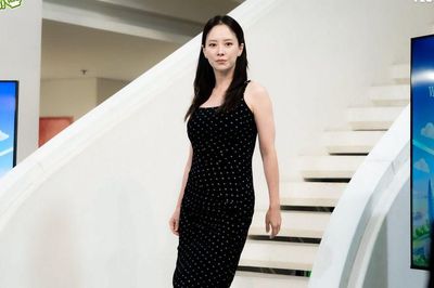 Song Ji Hyo đón tuổi 45, nhan sắc trẻ trung nhận nhiều lời khen