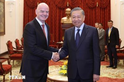 Tổng Bí thư, Chủ tịch nước đề nghị FIFA hỗ trợ Việt Nam đăng cai một số giải đấu