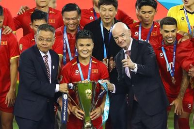 Chủ tịch FIFA kinh ngạc, khen tuyển Việt Nam vô địch 'hoàn toàn xứng đáng'