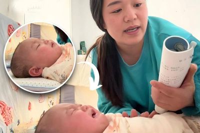 Màn ru con gây sốt mạng: Mẹ mở sách toán giảng về hàm số, bé nín khóc ngủ luôn