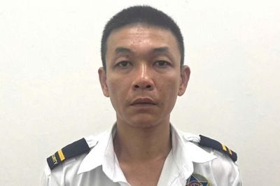 Tạm giữ bảo vệ hành hung tài xế xe ôm dã man trước cổng khu đô thị