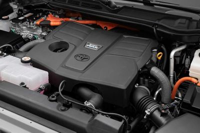 Cú gõ búa giúp Toyota tiết kiệm hàng triệu USD chi phí thay động cơ