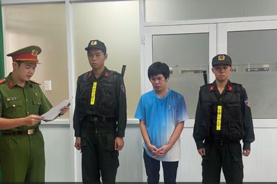 Triệt phá đường dây buôn bán dép giả nhãn hiệu Havaianas, thu giữ hơn 11.000 đôi
