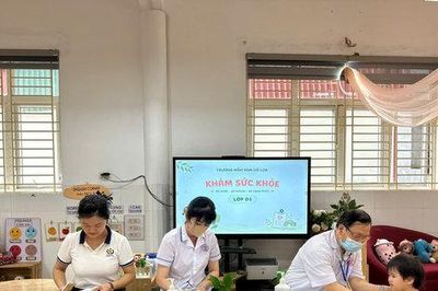 Đông Anh khám sức khỏe miễn phí cho hơn 24.000 học sinh