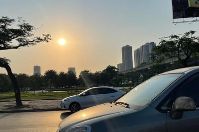 Thời tiết hôm nay trên cả nước: Nơi nắng nóng gay gắt, nơi mưa lớn kéo dài