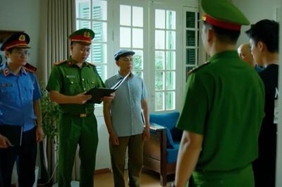 Khánh bị bắt, chưa kịp tiễn Phương đi du học