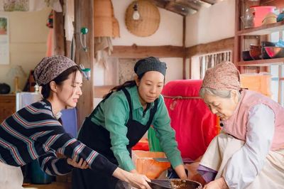 Hai câu thoại 'chữa lành' của Kẹo Ngọt Tình Yêu và Cửa Hàng Sát Thủ có điểm chung