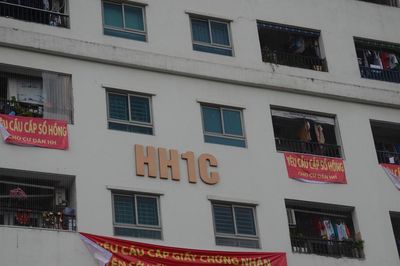 Nhiều chung cư dân vào ở 10 năm vẫn treo sổ hồng tại Hà Nội