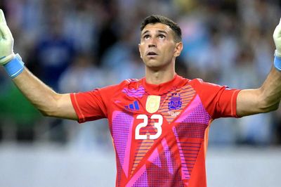 Chelsea chốt Martinez với giá 7,5 triệu bảng