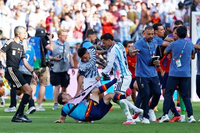 FIFA bất ngờ nới lỏng án phạt cho Argentina