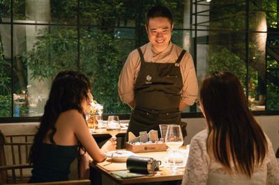 Phía sau một bữa ăn thượng hạng
