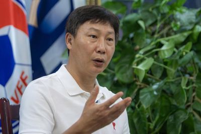HLV Kim: Rút Đình Bắc ra sớm là quyết định khó khăn nhất của tôi