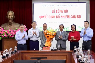 Trao quyết định bổ nhiệm ông Nguyễn Trọng Hổ giữ chức Phó Cục trưởng Cục Thể dục thể thao Việt Nam