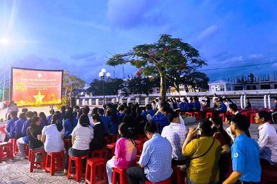 An Giang chiếu phim phục vụ nhân dân mừng Quốc khánh 2.9