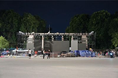 Bài 3: Đánh thức công viên sau hoàng hôn