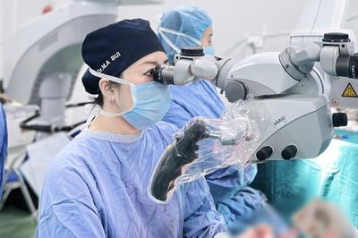 Nam thanh niên 26 tuổi lấy lại nụ cười và ánh nhìn sau gần 7 năm liệt mặt