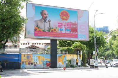 Thành phố Hồ Chí Minh rực rỡ chào mừng Quốc khánh 2/9