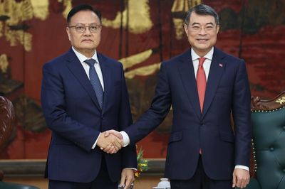 Thủ tướng Lê Minh Hưng tiếp Phó Thủ tướng, Bộ trưởng Bộ Tài chính Lào Santiphab Phomvihane