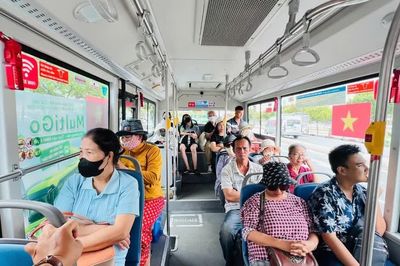Thành phố Hồ Chí Minh tăng 761 chuyến xe buýt, metro chạy đến 23 giờ, xe khách tăng chuyến dịp lễ