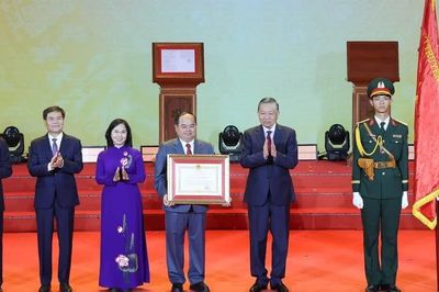 Đổi tên Đảng bộ tỉnh Quảng Ninh thành Đảng bộ thành phố Quảng Ninh