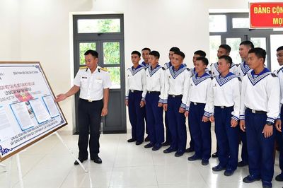 Pháp luật 'đồng hành' với chiến sĩ