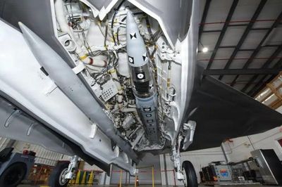 Tên lửa tầm xa AIM-424 LRAAM - bước đột phá trong không chiến