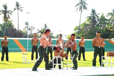 Lính trinh sát Quân khu 5 trình diễn võ thuật nâng cao và khí công