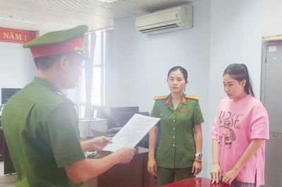 Chủ tiệm tạp hóa và nhân viên cửa hàng ô-tô lừa đảo chiếm đoạt tài sản