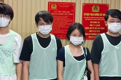TPHCM: Trục xuất nhóm người Trung Quốc lừa đảo trực tuyến