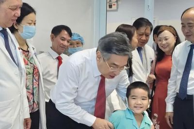 Phó Bí thư Thành ủy TPHCM Nguyễn Phước Lộc: Lấy người dân làm trung tâm trong phát triển hệ thống y tế
