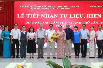 Tiếp nhận hiện vật lịch sử nhà tù Côn Đảo