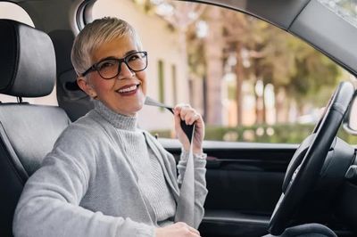 7 mẹo lái xe an toàn khi tài xế từ 65 tuổi trở lên