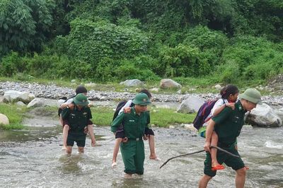 Từ vòng tay người lính biên cương đến giảng đường đại học