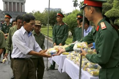 Hà Nội tặng 45.000 suất quà cho du khách thăm Lăng Bác dịp 2/9