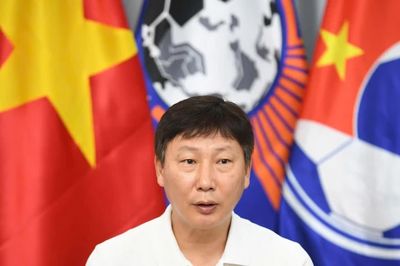 HLV Kim Sang-sik: Rút Đình Bắc khỏi sân ở trận đấu với Singapore để kéo đội tuyển Việt Nam trở lại mặt đất